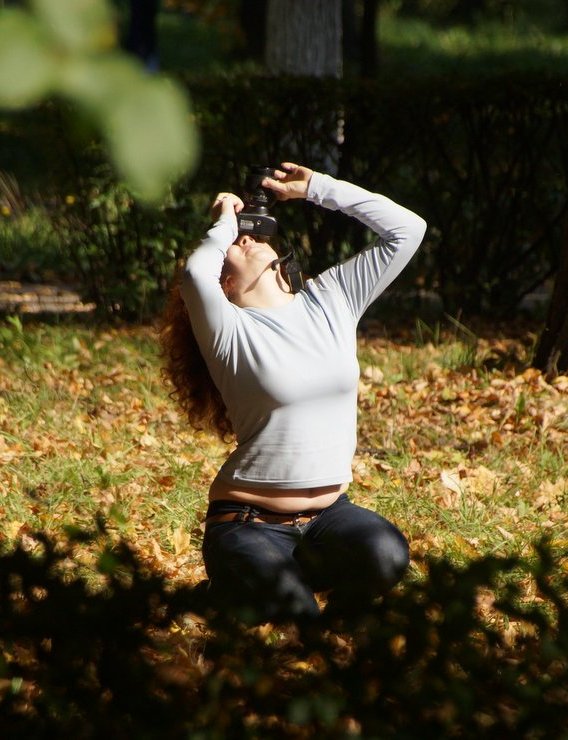 photo "***" tags: city, street, autumn, woman