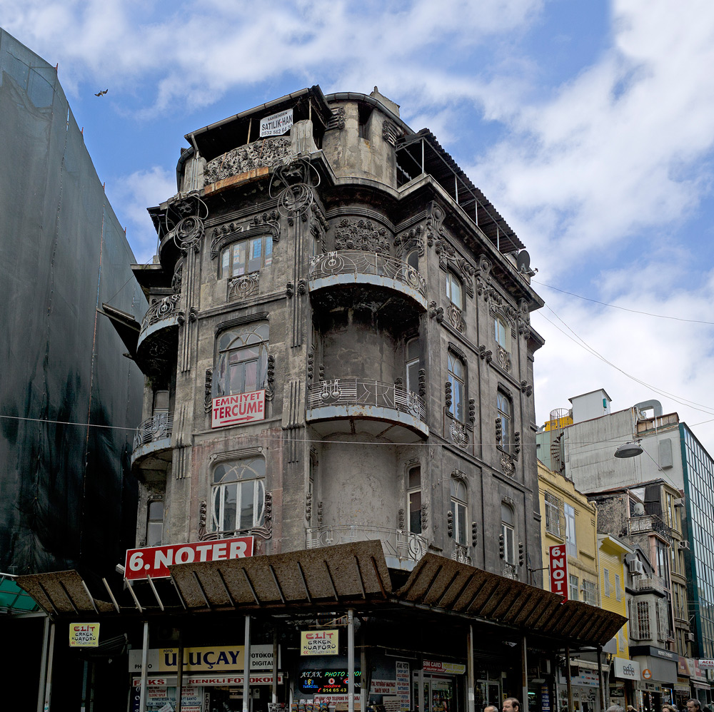 photo "Art Nouveau" tags: architecture, city, Стамбул