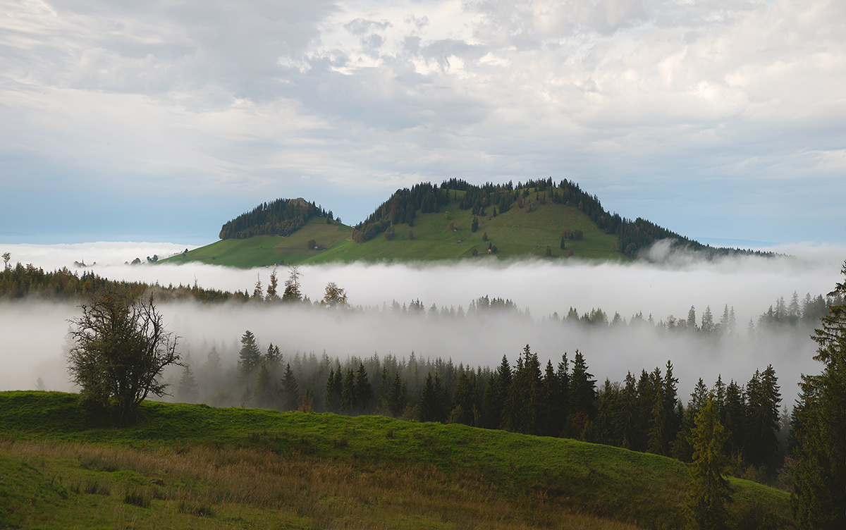 photo "***" tags: landscape, panoramic, nature, autumn, fog, island, Альпы, Гурнигл