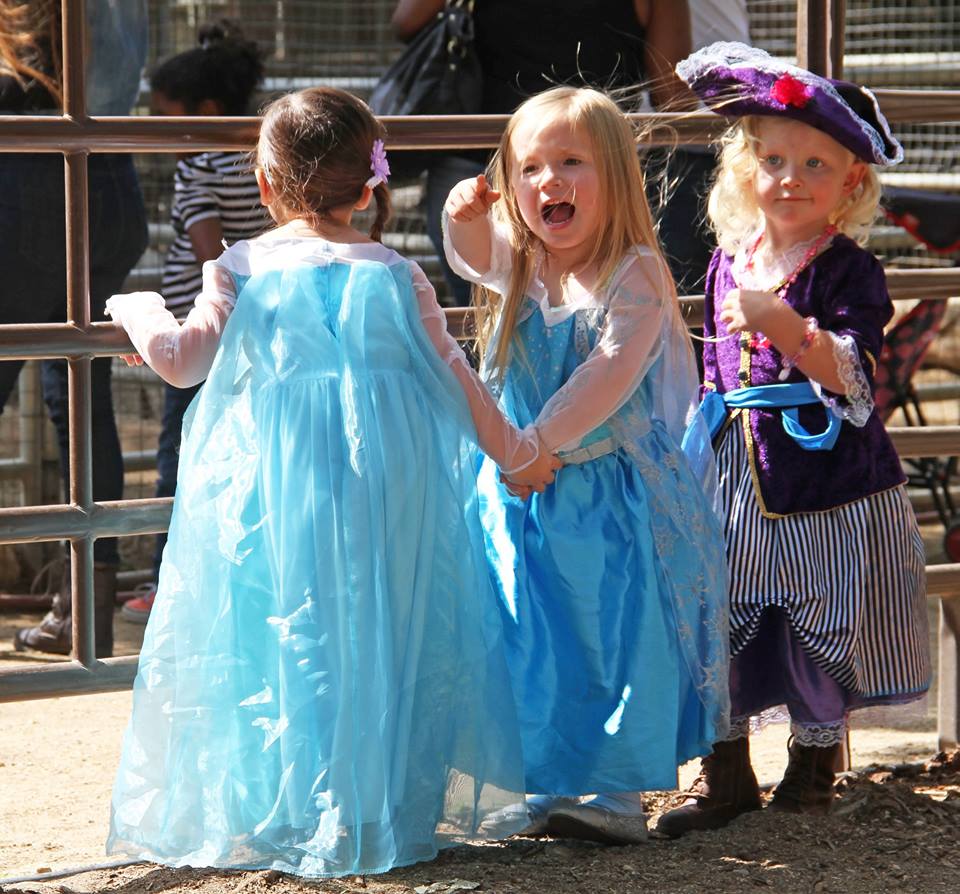 photo "Two Princesses and A Pirate" tags: genre, 