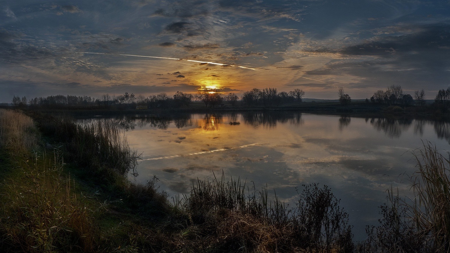 photo "***" tags: landscape, nature, panoramic, autumn, lake, morning, sky, автобус