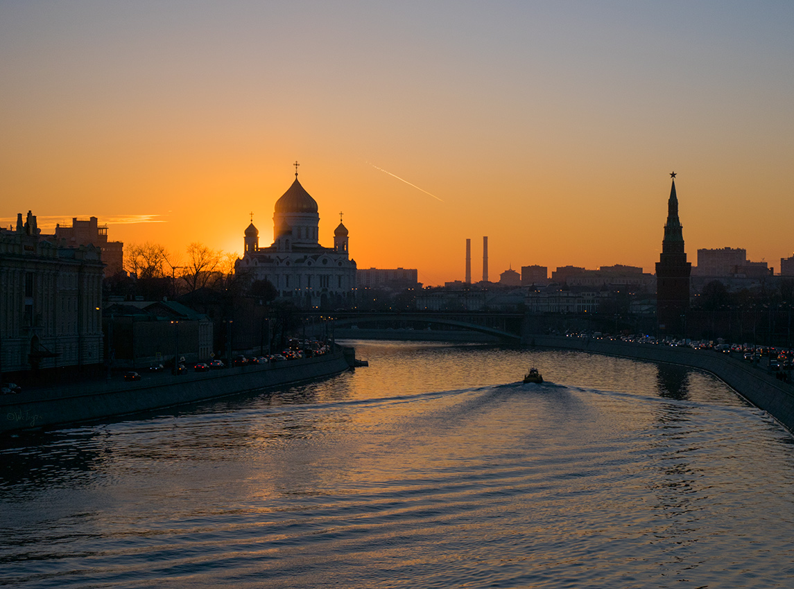 photo "***" tags: landscape, architecture, city, autumn, building, reflections, river, sunset, temple, water