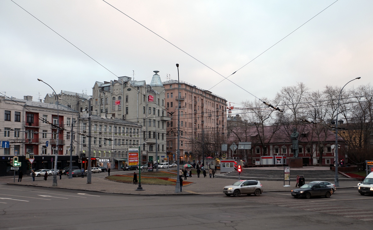 photo "House with shot glass" tags: city, architecture, 