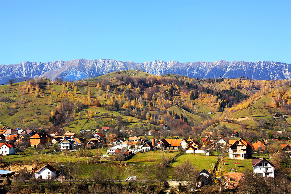 фото "Mountain village" метки: пейзаж, romania, village, горы, осень