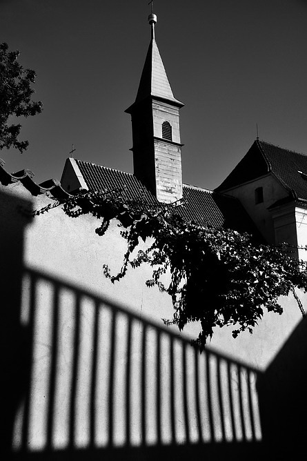 photo "Kостёл, свет и тени" tags: black&white, Prag, Prague, Praha