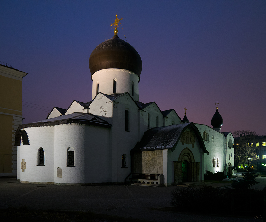 photo "***" tags: architecture, city, autumn, night, temple