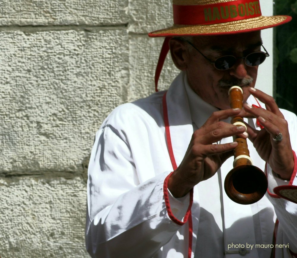 photo "musician on the road" tags: portrait, 