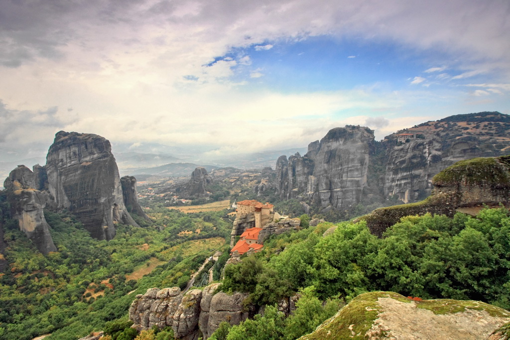 фото "о духовном по-гречески" метки: пейзаж, архитектура, путешествия, Европа, горы, дома, облака, село