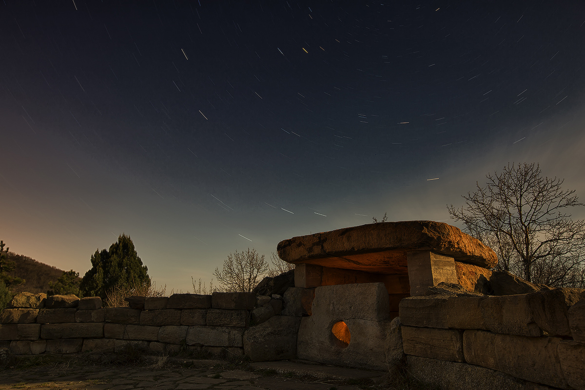 photo "***" tags: landscape, travel, nature, Moon, night, Дольмен, Нексис