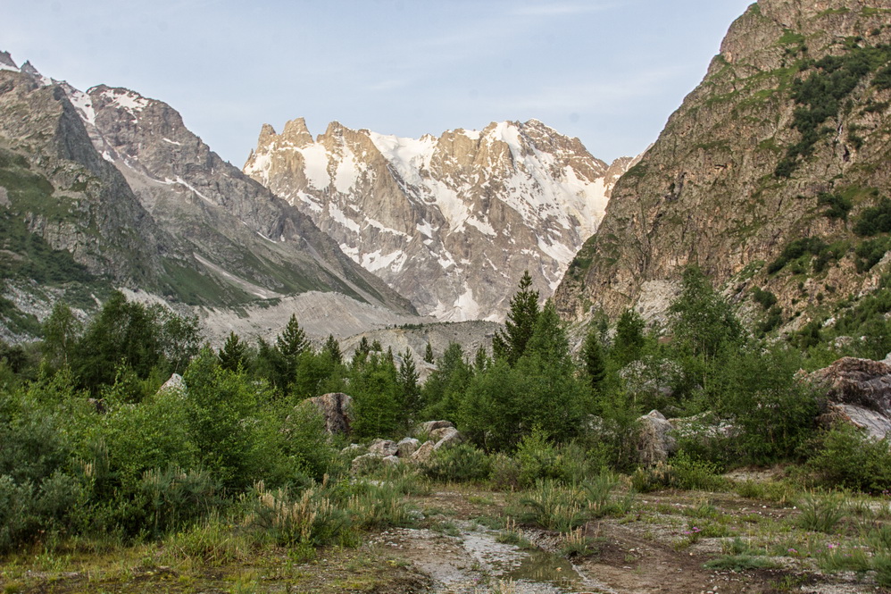 photo "***" tags: landscape, clouds, forest, mountains, rocks