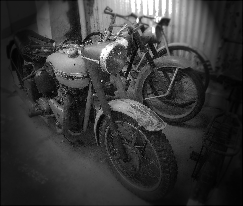 photo "Old bike" tags: technics, travel, black&white, 