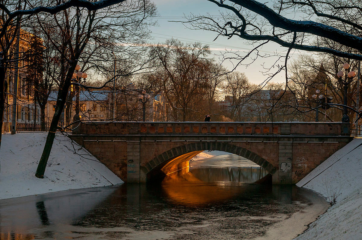 photo "***" tags: city, landscape, clouds, water, деревья