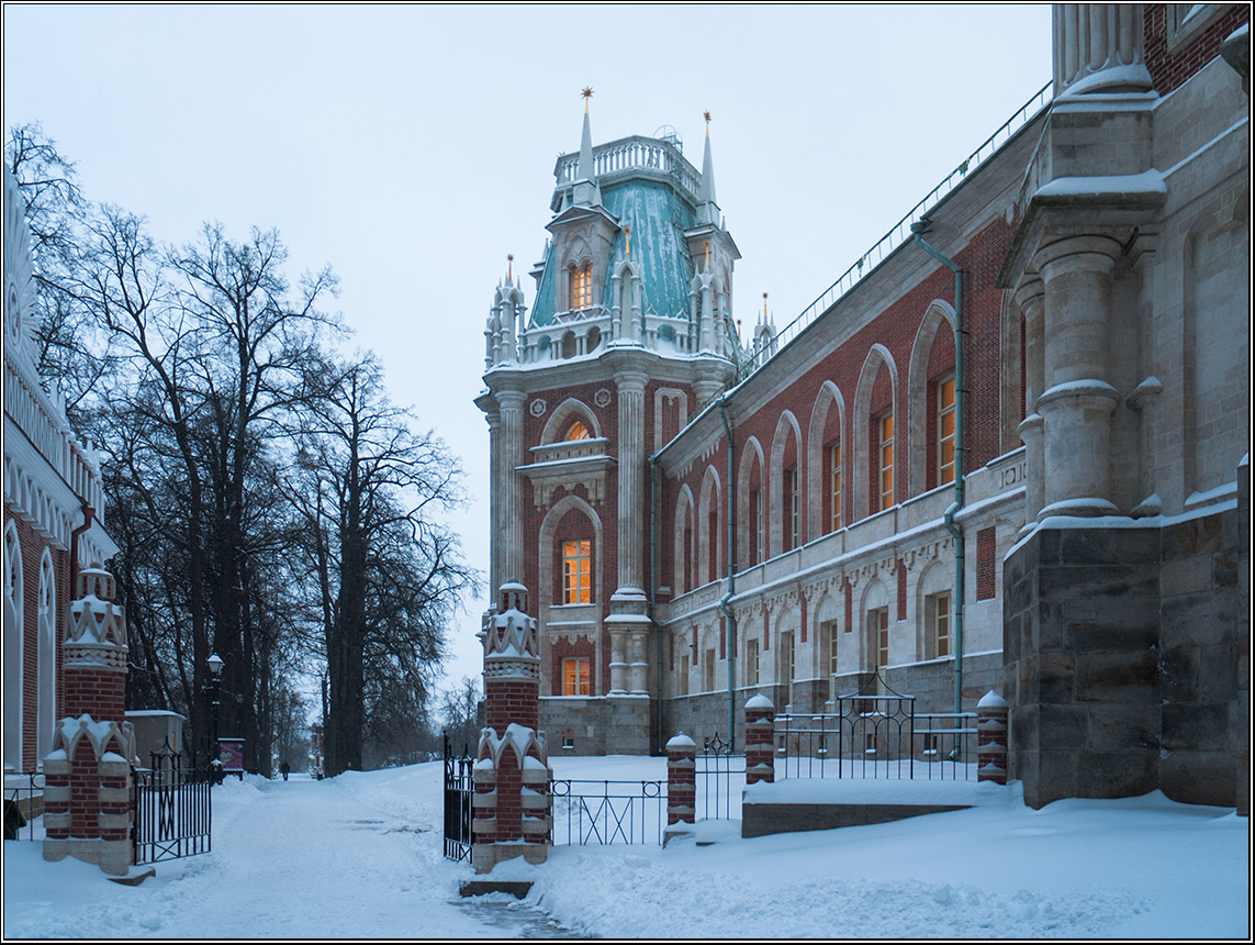 photo "Go to the light, the gates are open..." tags: architecture, landscape, winter