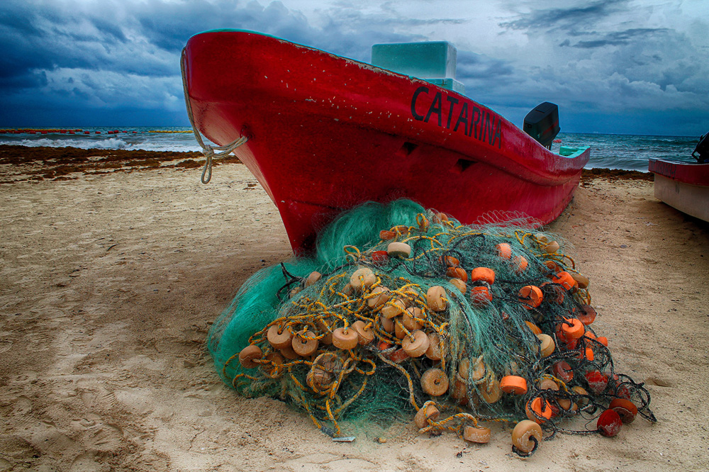 фото "***" метки: путешествия, природа, Mexico, caribean sea, cloudporn, fisher, fishermen, red, riviera maya, sea, вода, лодка, небо, облака