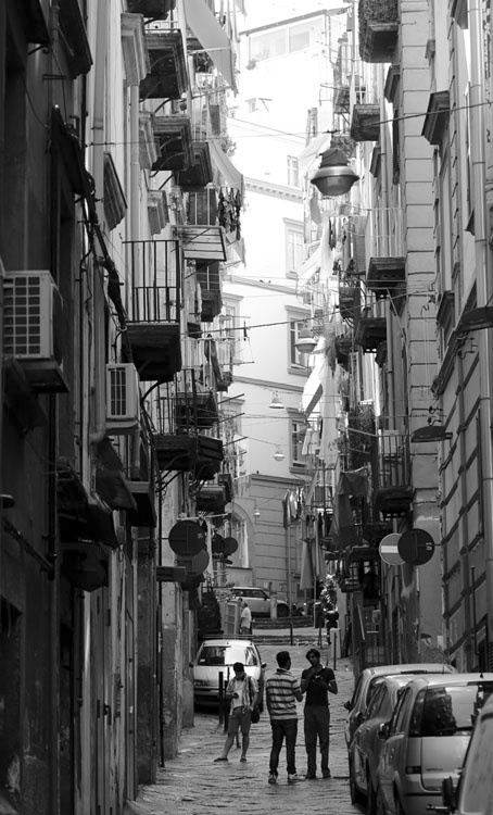 photo "***" tags: street, city, street, Неаполь