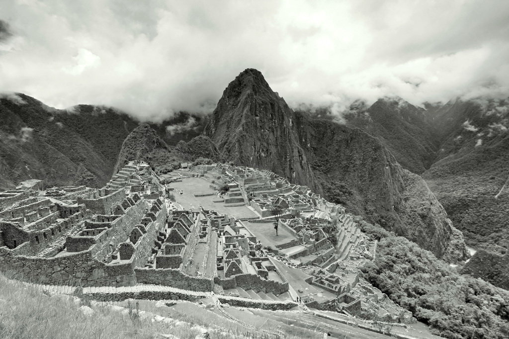 photo "***" tags: landscape, architecture, travel, South America, clouds, mountains, дома