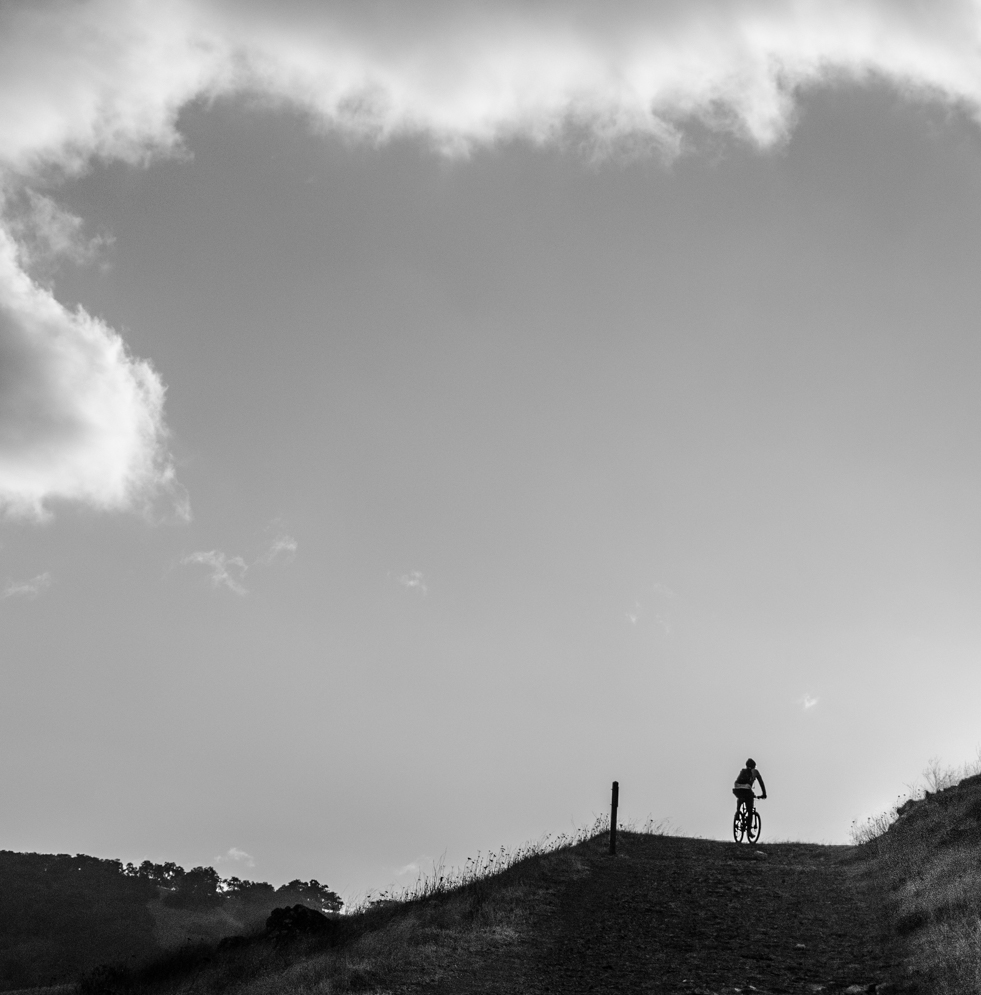 photo "Велосипедист Солист" tags: landscape, black&white, sport, Bicyclist, велосипедист