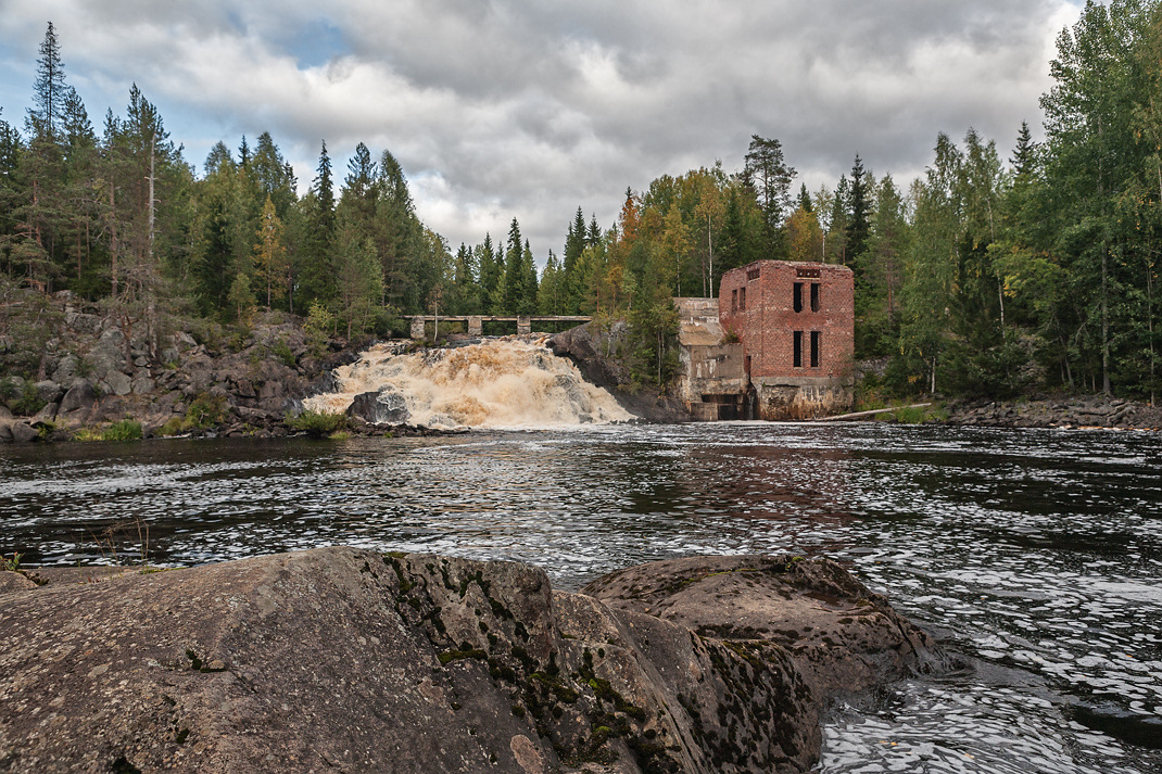 photo "Abandoned HPP" tags: landscape, architecture, 