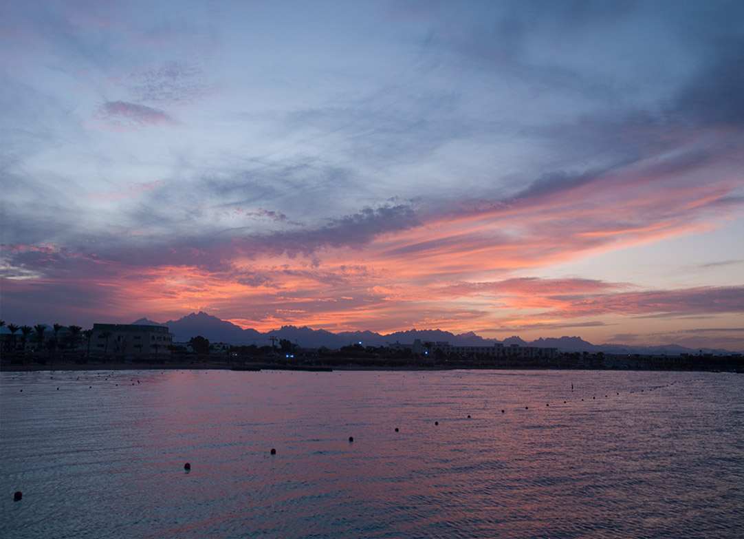 photo "Sunsets Hurghada" tags: landscape, travel, clouds, sunset, water, winter