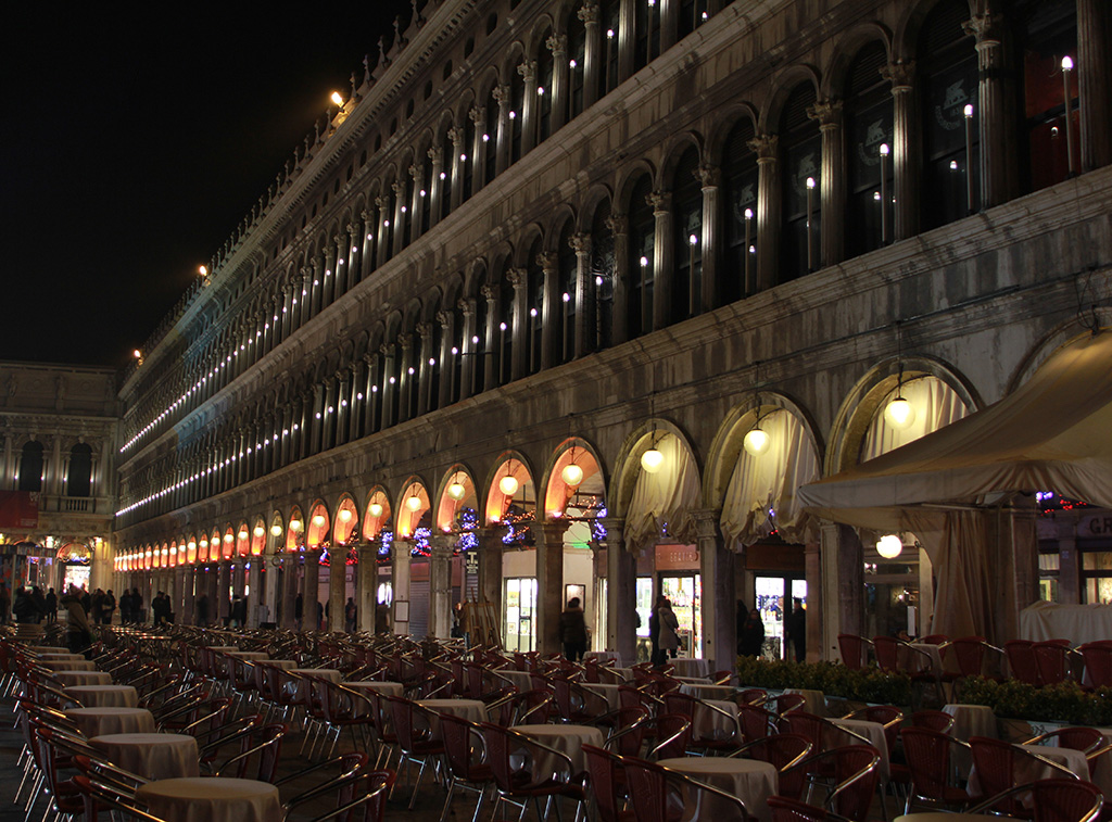 photo "Tafeltje op San Marco" tags: architecture, reporting, 