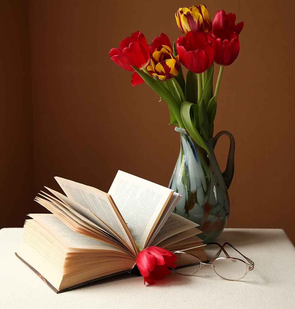 photo "***" tags: still life, тюльпаны книга