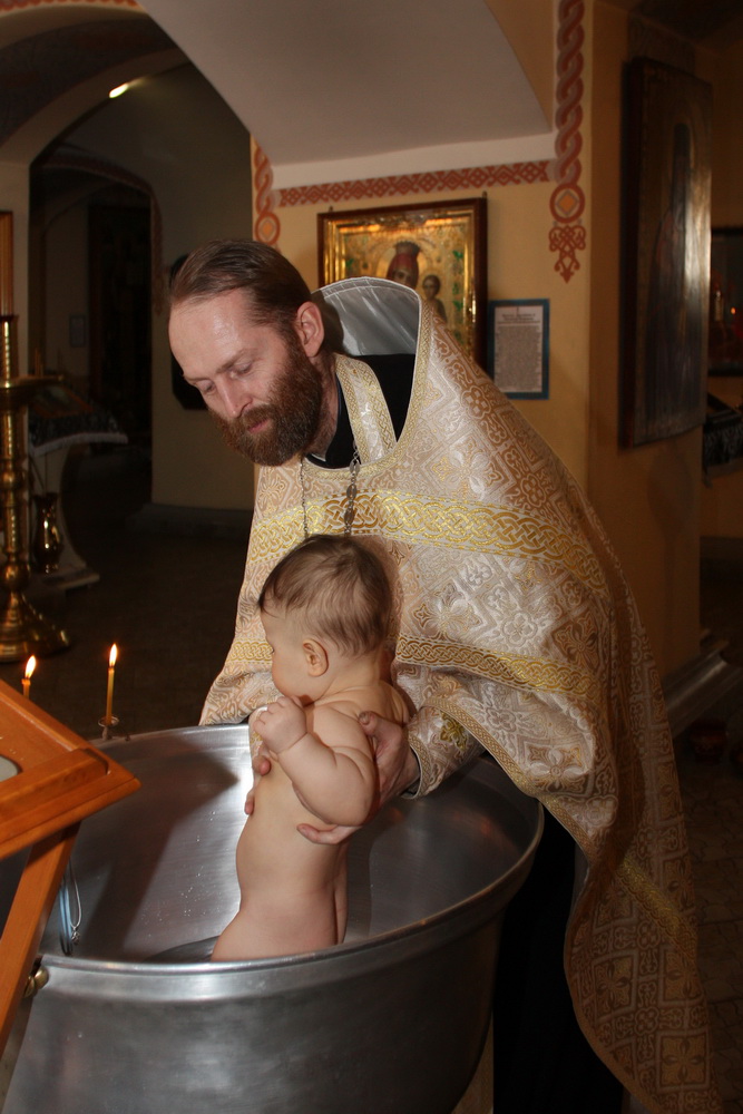 фото "крещение младенца" метки: репортаж, дети