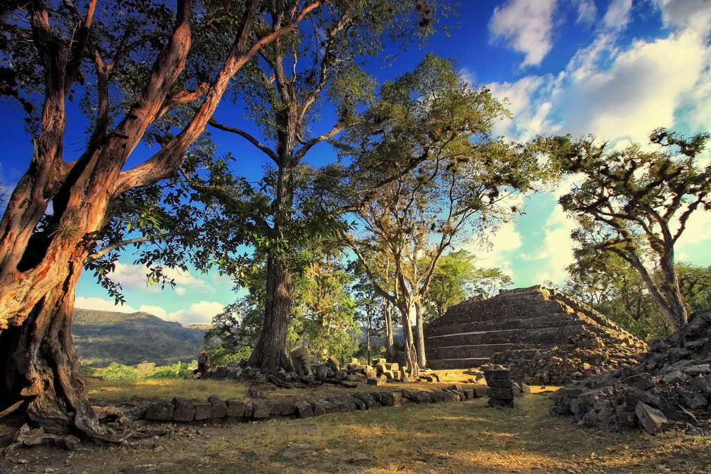 фото "стоянка древних ацтеков" метки: пейзаж, путешествия, природа, Северная Америка, горы, лес, луг, облака
