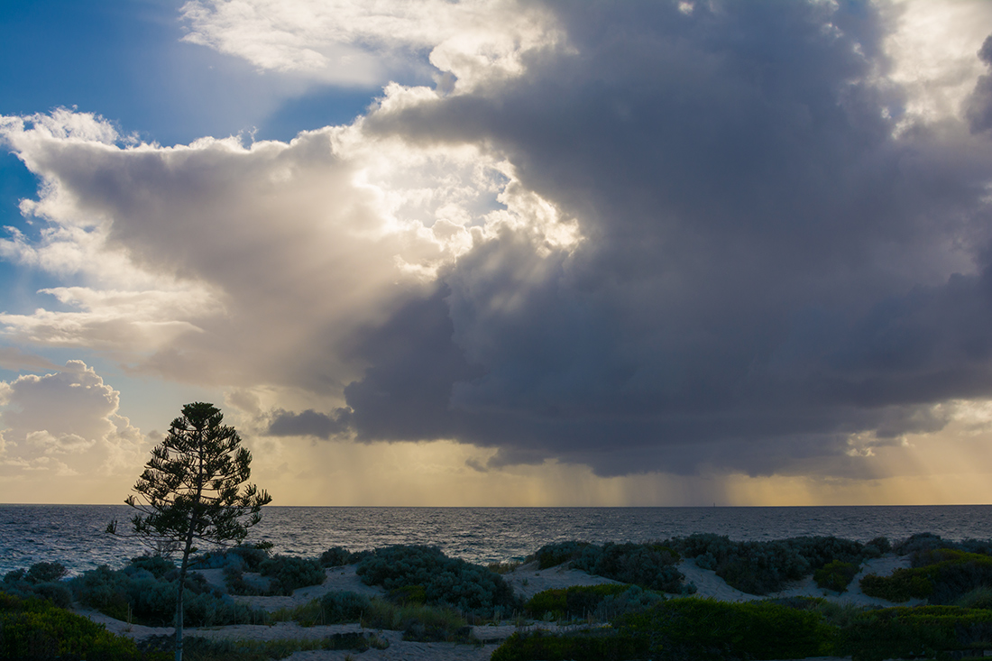 photo "***" tags: landscape, nature, clouds, rain, sky, sun, sunset. sea. sand