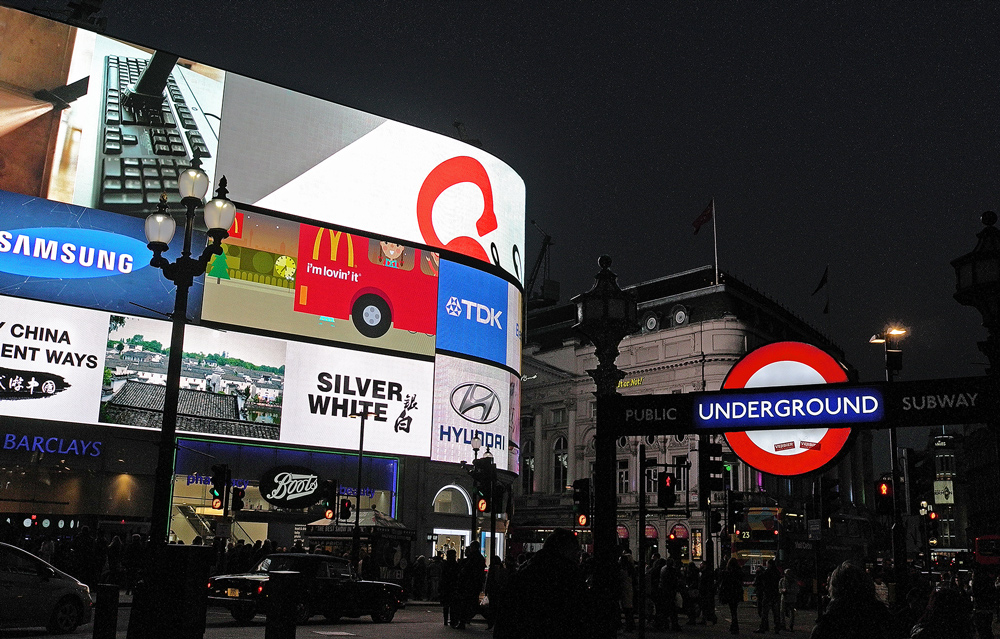 photo "Piccadilly" tags: city, 