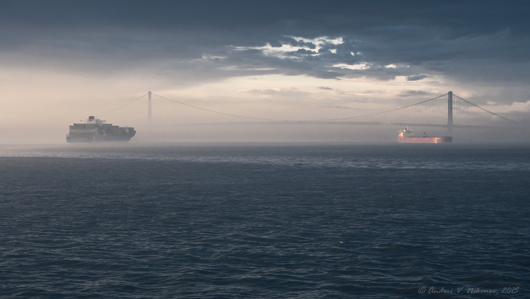 photo "Misty morning" tags: landscape, street, city, New York City, bridge, clouds, water