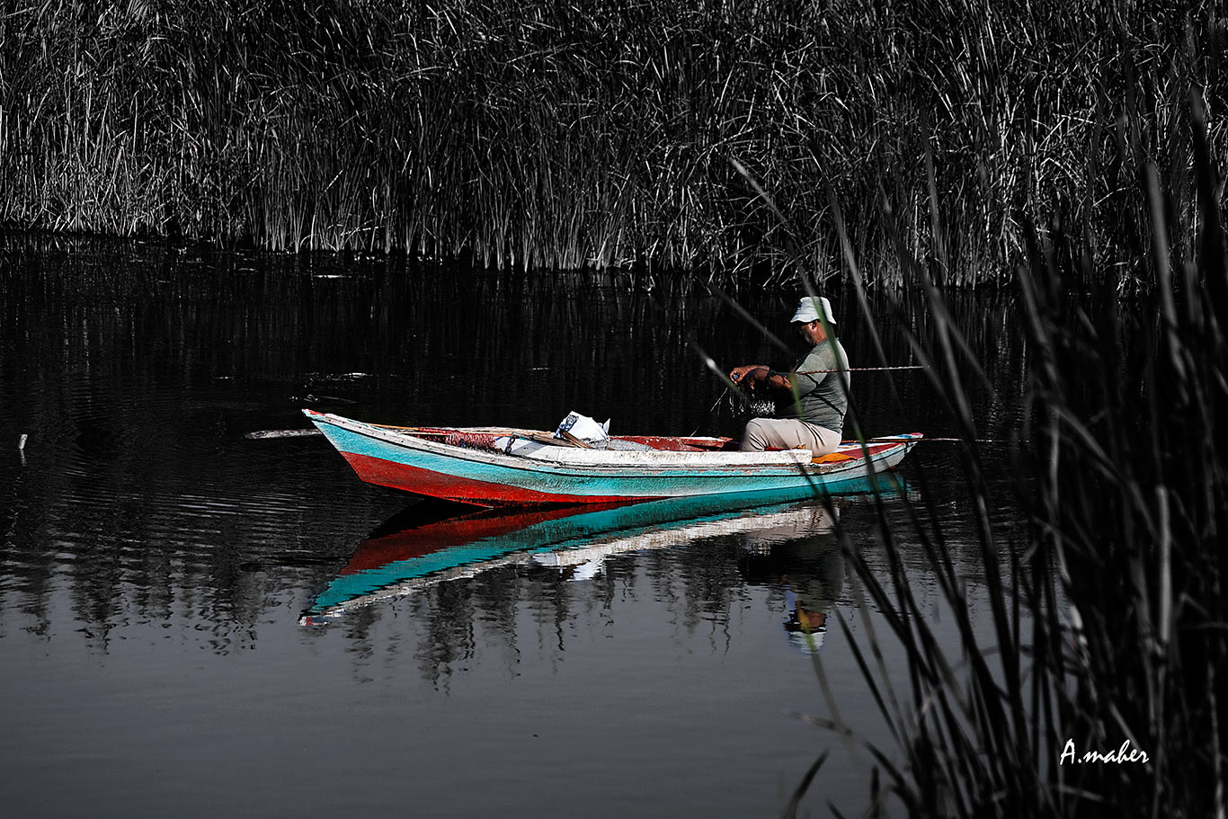 photo "The fisherman and his boat" tags: black&white, fishermen