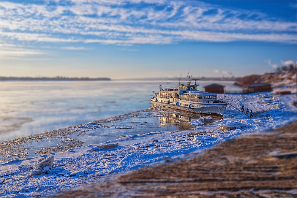 фото "Зимнее судоходство" метки: пейзаж, tilt and shift, Волгоград, Россия, волга, зима, судоходство, теплоход