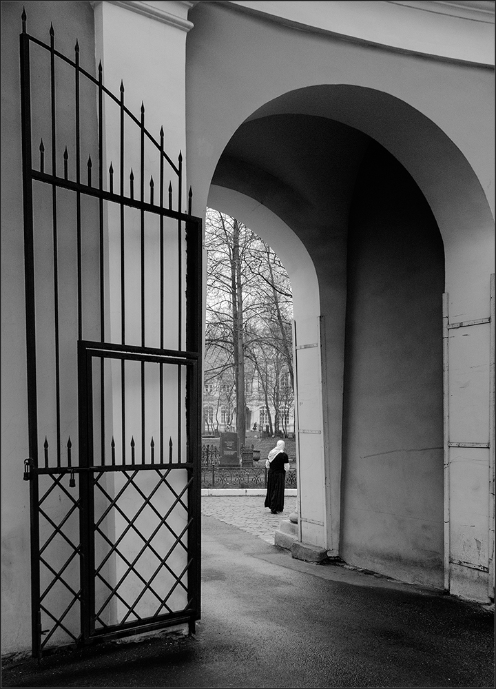 photo "***" tags: street, black&white, St. Petersburg, people, street