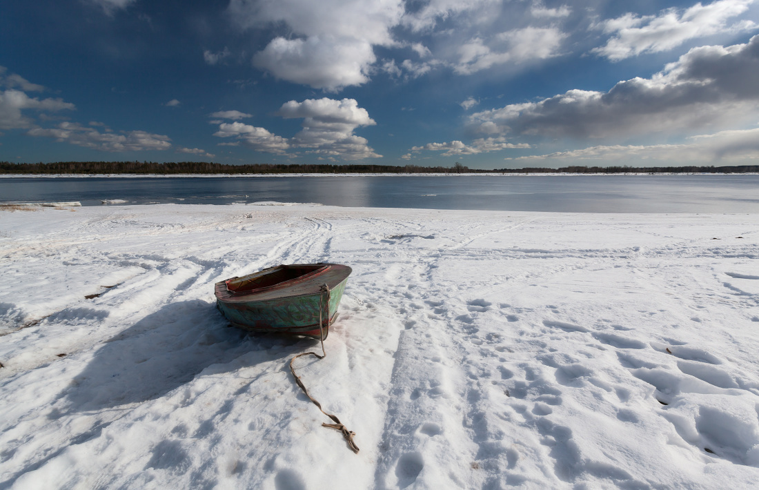 photo "***" tags: landscape, boat, coast, river, snow, water, лед