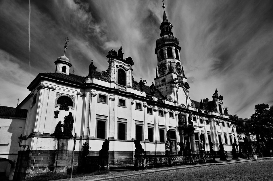 photo "Лорета" tags: architecture, black&white, Prag, Prague, Praha