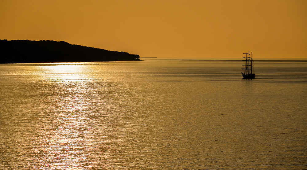 photo "***" tags: landscape, sea, ship, sun, sunset