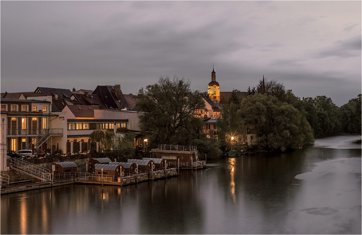 photo "***" tags: landscape, evening, foto liubos, havel, spring, water, бранденбург, германия, фонари