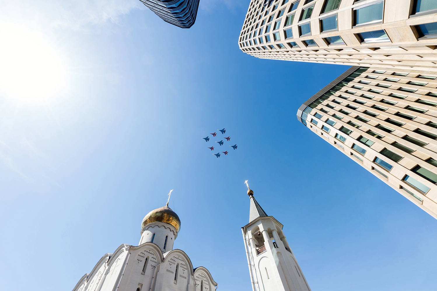 фото "В центре внимания" метки: город, архитектура, техника, Москва, здание, транспорт