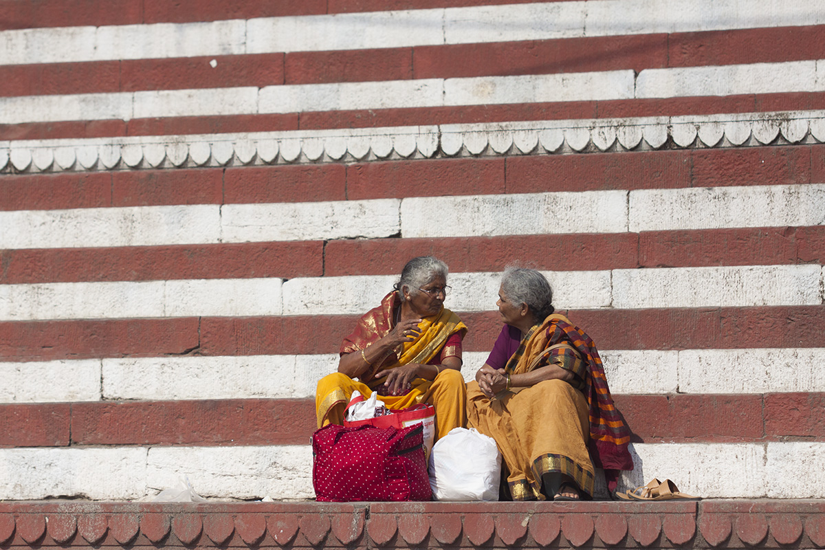 фото "Беседа" метки: жанр, город, репортаж, женщины, индия, разговор, сари