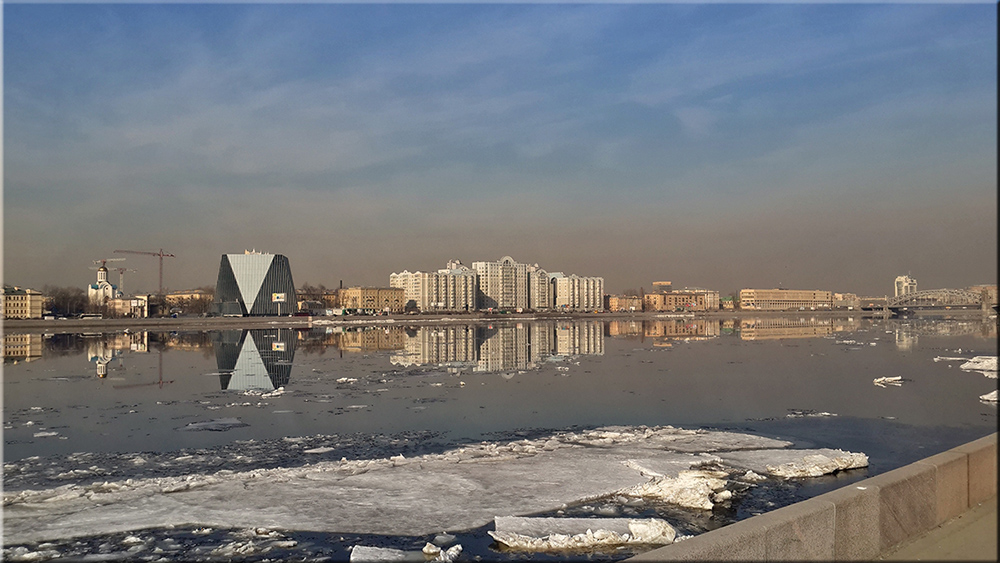 photo "***" tags: street, city, reflections, river, snow, spring, Нева, питер