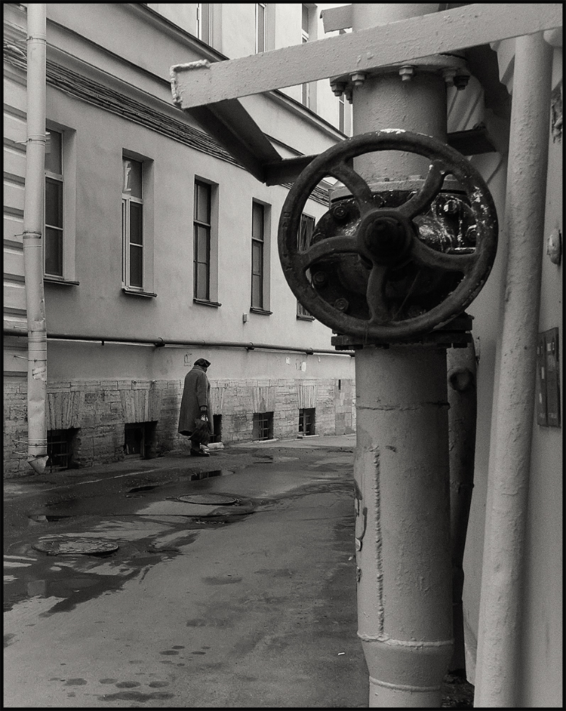 фото "Внутреннее пространство" метки: стрит-фото, Санкт-Петербург, дворы, люди