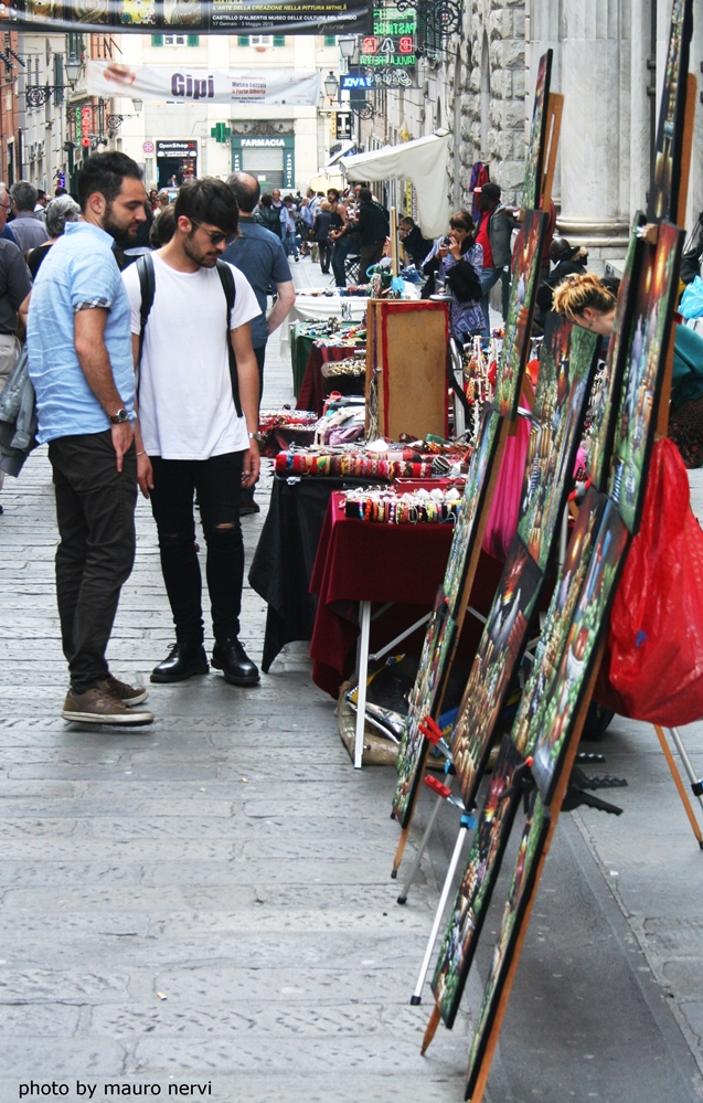 photo "stalls on the street" tags: street, 