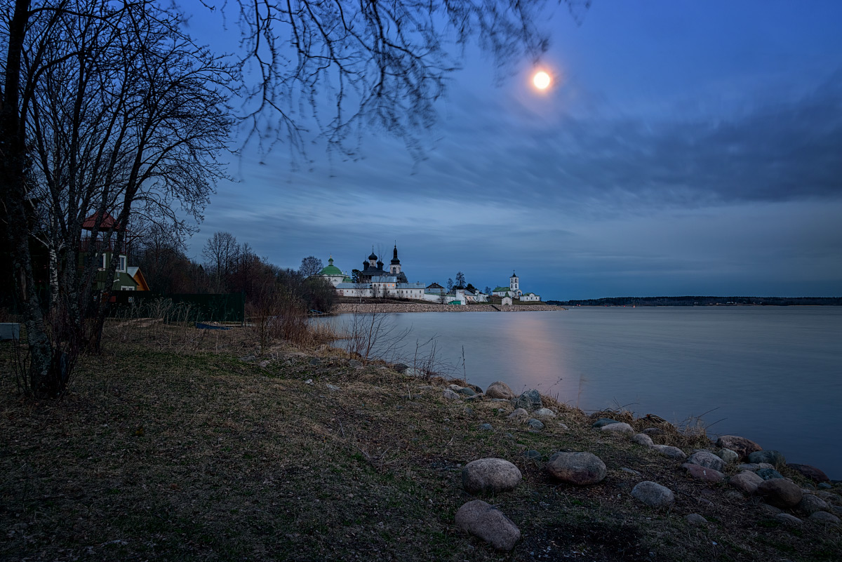 photo "***" tags: architecture, travel, landscape, Moon, Russia, lake, night, temple, water, монастырь, отражение