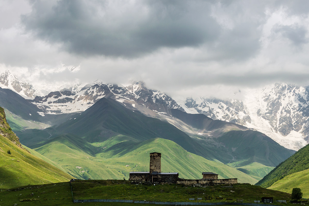 photo "***" tags: nature, landscape, travel, clouds, summer, Грузия, Кавказ, Сванетия, Ушгули, путешествие, скала