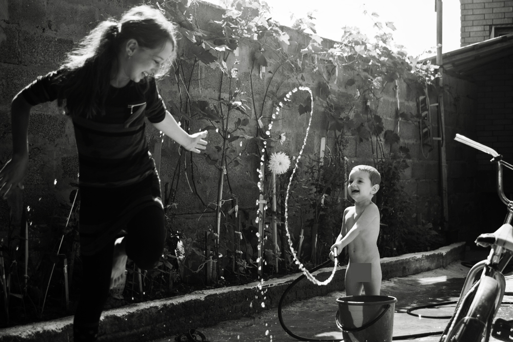 photo "***" tags: black&white, genre, children, local life, деревня