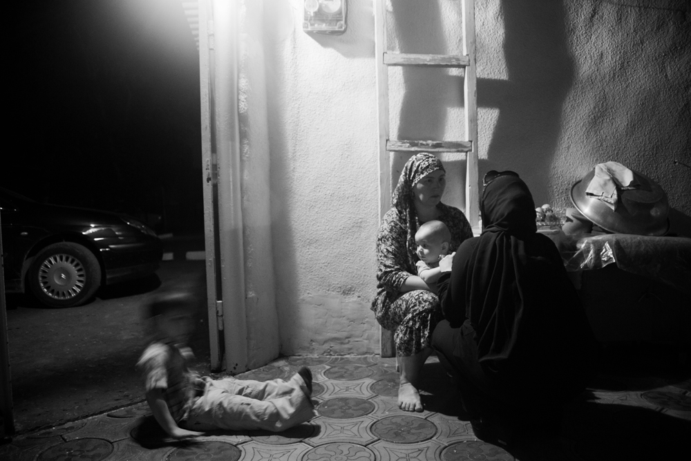 photo "***" tags: genre, black&white, children, local life