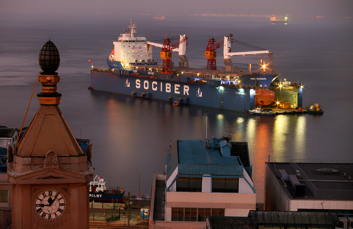 photo "***" tags: panoramic, architecture, city, Pacific ocean, South America, harbor, harbour, long exposure, marina, night photography, night shot, ship, sociber, southamerica, valpo, water