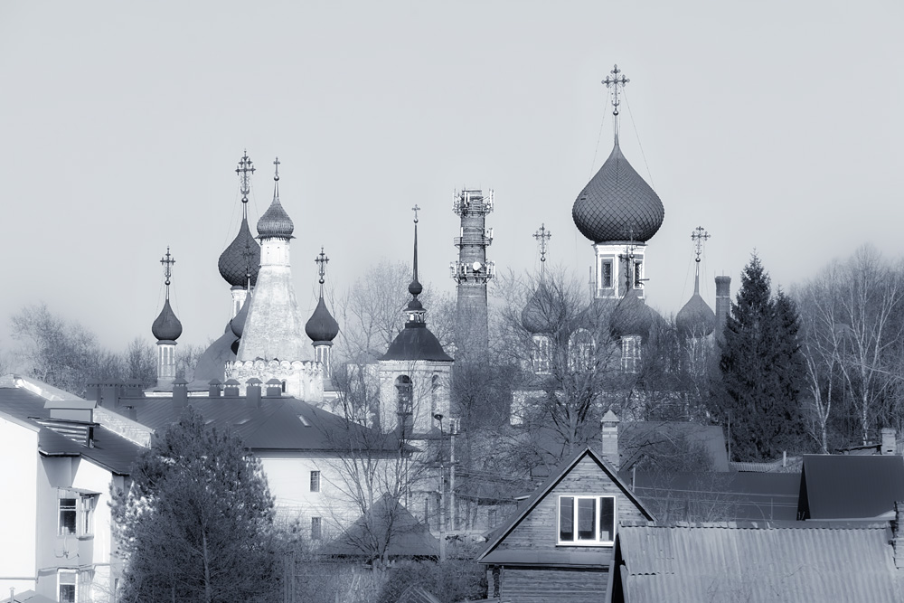 photo "+++" tags: architecture, city, black&white, 