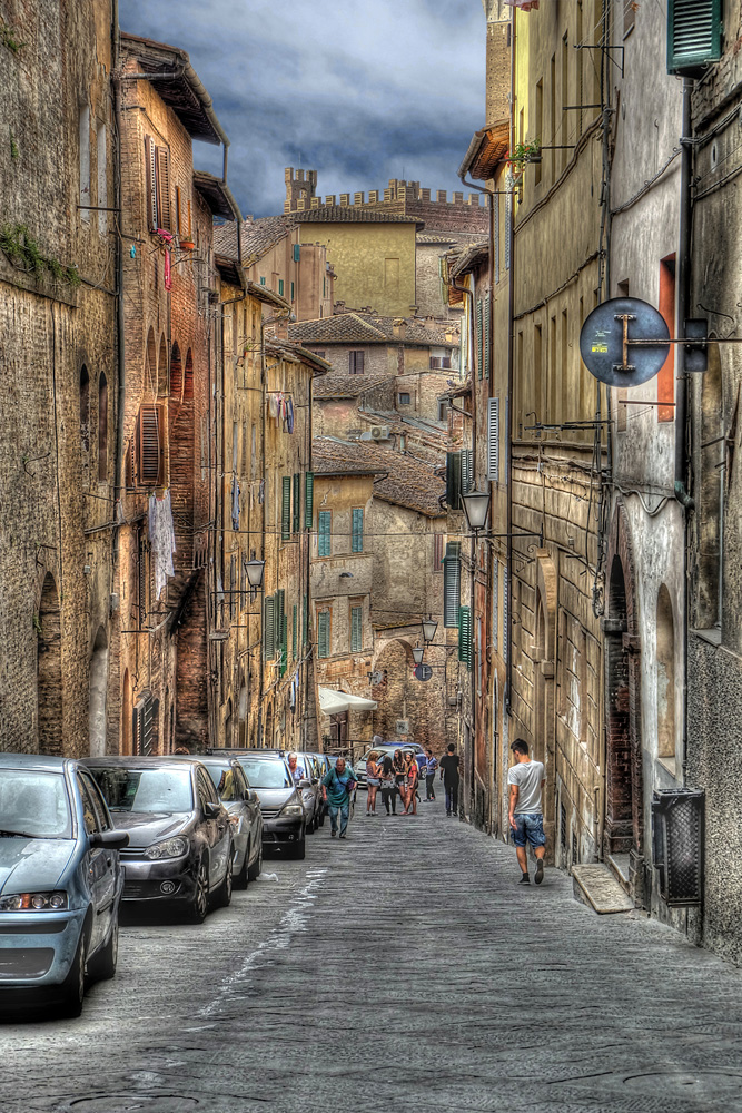 photo "Sienna, Italy" tags: street, 