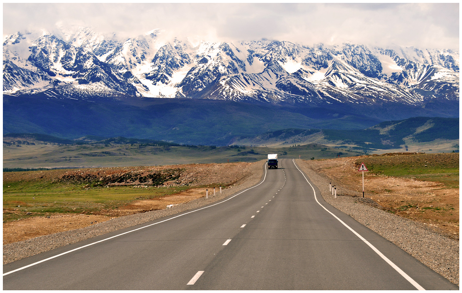 photo "***" tags: landscape, travel, nature, Asia, Russia, mountains, road, snow, summer, Алтай, Чуйский тракт, движение, перевал, сибирь, туризм